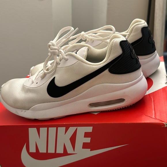 Nike Shoes - Nike Air